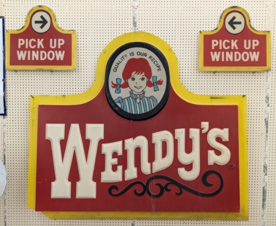 Vintage 6ft WendyÕs Embossed Plastic Adv Sign