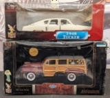 Signature 1948 Tucker & 1948 Ford Woody 1:18 Scale Die Cast Cars