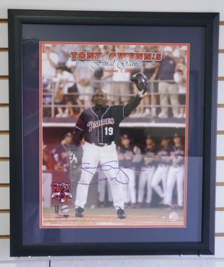 2001 Tony Gwynn Autographed Final Game Poster Sports Image Authenticated.