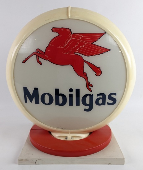 Mobil Mobilgas Gas Pump Globe w/ Capcolite no.216 Body