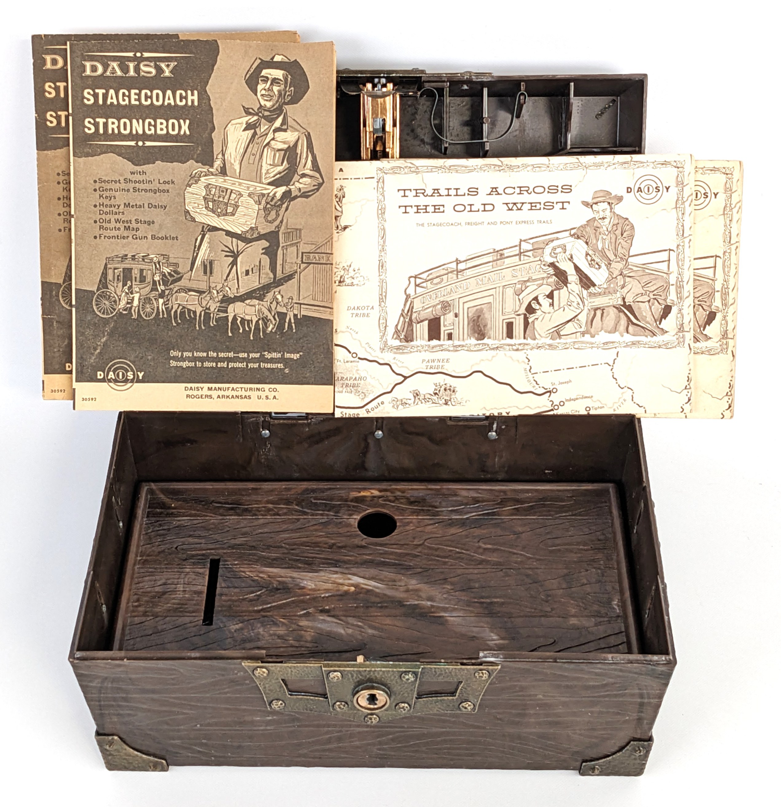 銃後報告貯金箱 Daisy Stagecoach Strongbox w/ Secret Shootin' | Proxibid