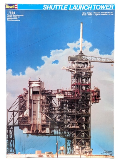 1/144 Revell Space Shuttle Launch Tower Model Kit - NIB