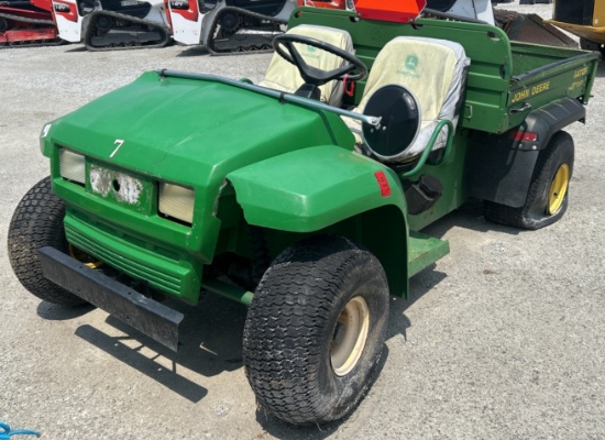 John Deere 4x2 Gator