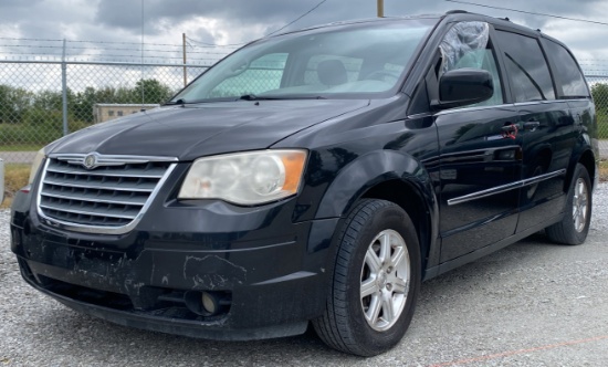 2009 Chrysler Town & Country Touring Mini Van
