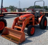 Kubota B3200 HSD 4WD Loader Tractor