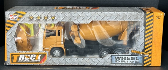 AO HAI 8-Channel Remote Control Truck