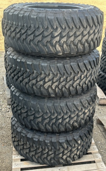 OPEN COUNTRY Toyo M/T 40X15.50R22LT Tires