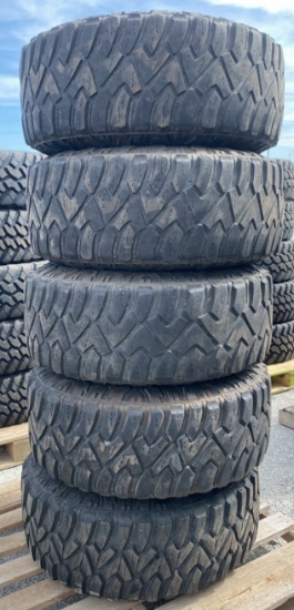 KUMHO RoadVenture MT71 35x12.50 R15LT Tires