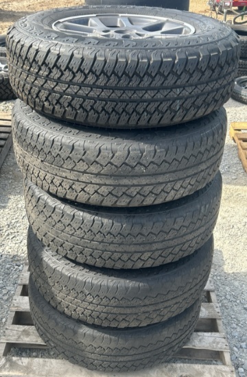 BRIDGESTONE Dueler A/T 255/70R18 Tires