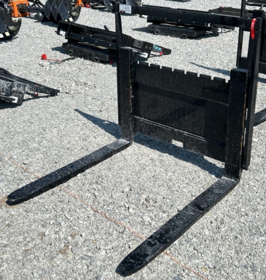 2025 FUTURE Mini Skid Steer 30" Quick Attach Forks