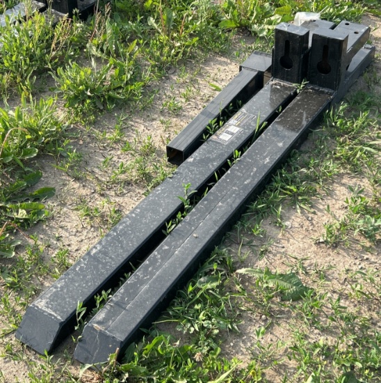2025 Wolverine Adjustable Clip-On Pallet Forks