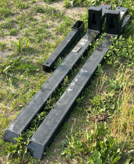2025 Wolverine Adjustable Clip-On Pallet Forks