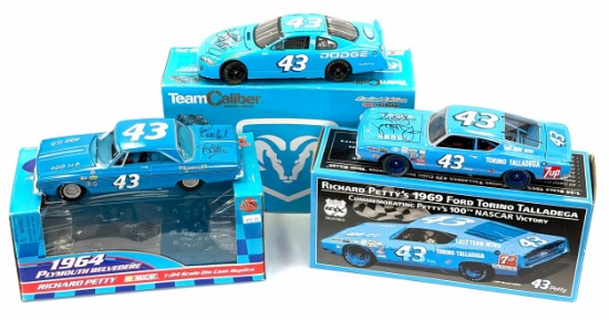 (3) 1:24 Autographed Richard Petty #43 Diecast Collectables In Boxes