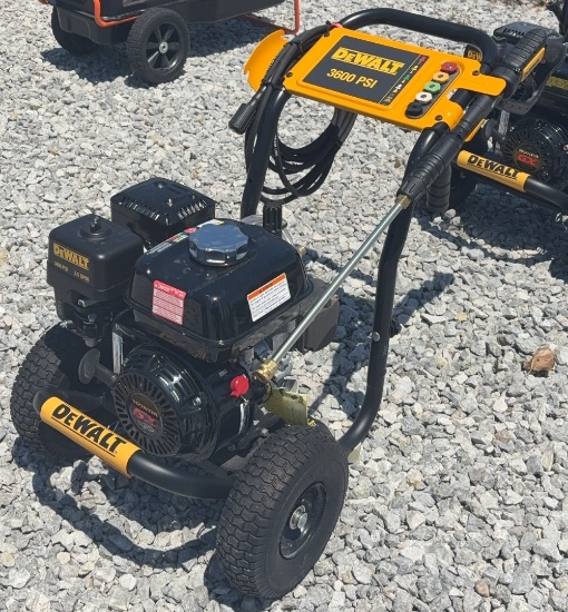DEWALT 3600 PSI 2.5 GPM Gas Pressure Washer