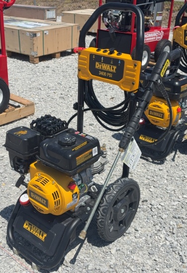 DEWALT 3400 PSI 2.5 GPM Gas Pressure Washer
