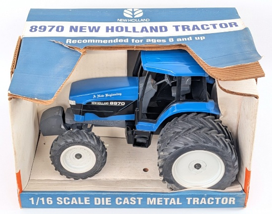 1/16 Scale Models New Holland 8970 Tractor with Duals