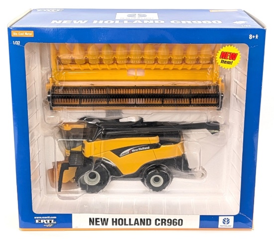 1/32 Ertl New Holland CR960 Combine with Both Heads