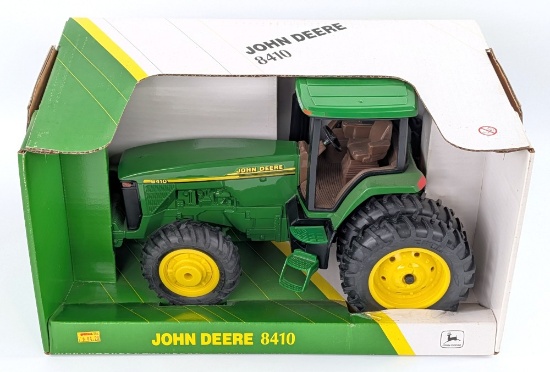 1/16 Ertl John Deere 8410 Tractor with Duals