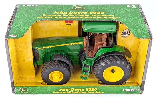 1/16 Ertl John Deere 8520 Tractor