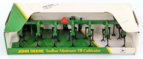 1/16 Ertl John Deere Toolbar Minimum Till Cultivator