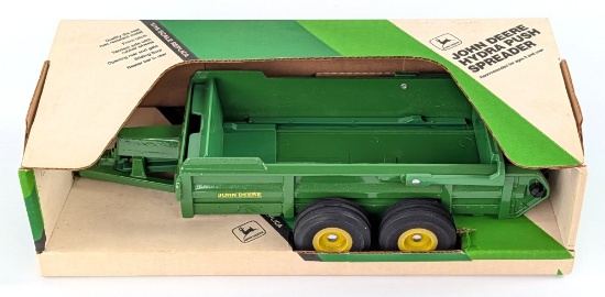 1/16 Ertl John Deere Hydra Push Manure Spreader