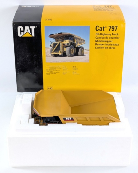 1/50 NZG CAT 797 Off-Highway Dump Truck