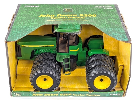 1/16 Ertl John Deere 9200 4wd Tractor with Triples