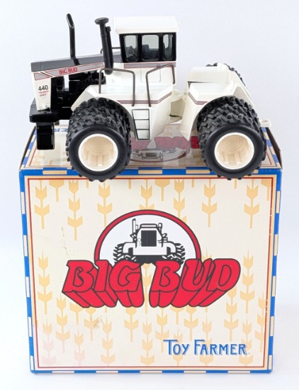 1/32 Big Bud 440 Tractor with Triples