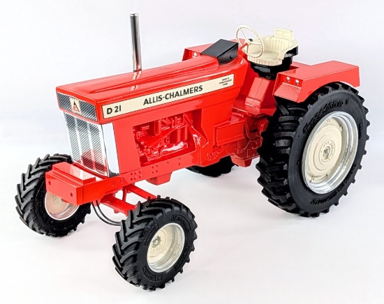 Custom 1/8 Scale Models Allis-Chalmers D21 Tractor w/ FWA