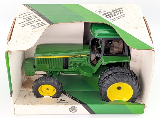 1/16 Ertl John Deere 4960 MFWD Tractor
