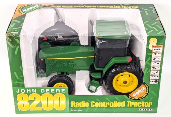 1/16 Ertl John Deere 8200 Radio Controlled Tractor