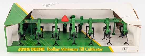 1/16 Ertl John Deere Toolbar Minimum Till Cultivator