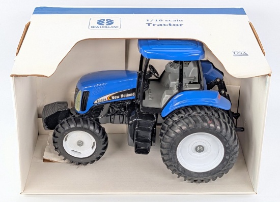1/16 Scale Models New Holland TG305 Tractor with Duals