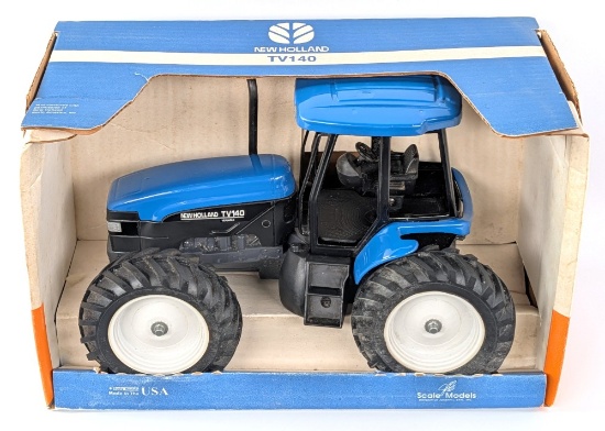 1/16 Scale Models New Holland Versatile TV140 Tractor