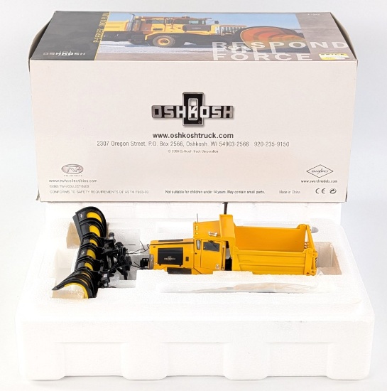 1/50 TWH Oshkosh P-Series Snow Plow Dump Truck
