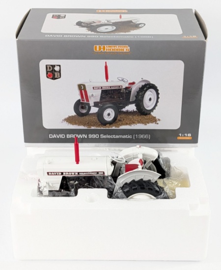 1/16 Universal Hobbies 1966 David Brown 990 Selectamatic Tractor