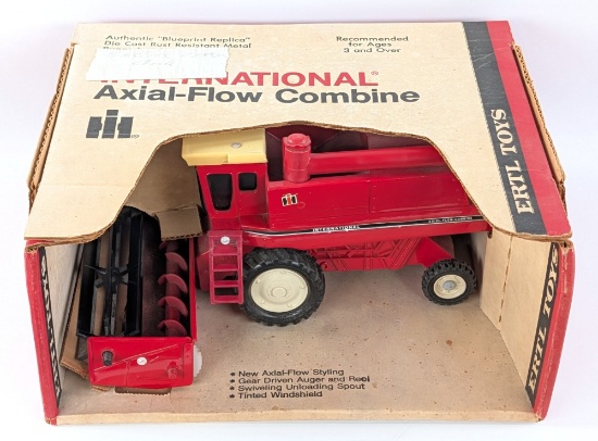 1/32 Ertl International Axial-Flow Combine w/ Grain Head