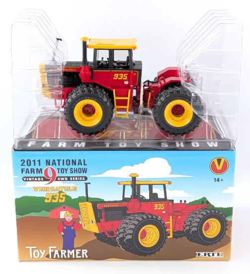 1/32 Ertl Versatile 935 4wd Tractor 2011 NFTS