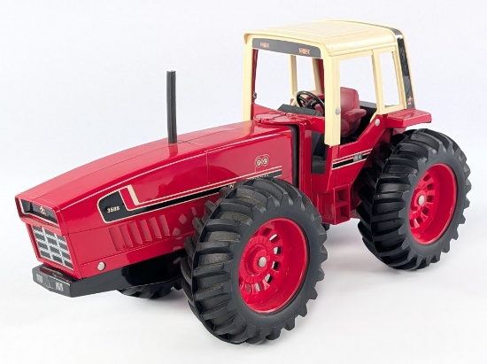 1/16 Ertl International 3588 2+2 Tractor