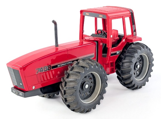 1/16 Ertl International 7488 2+2 Tractor