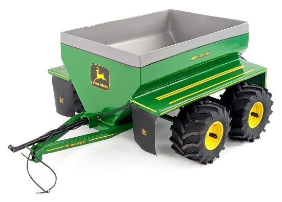 Custom 1/16 John Deere Dry Fertilizer Spreader