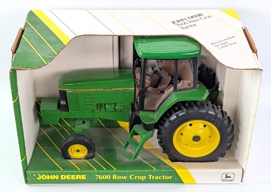 1/16 Ertl John Deere 7600 Row Crop Tractor