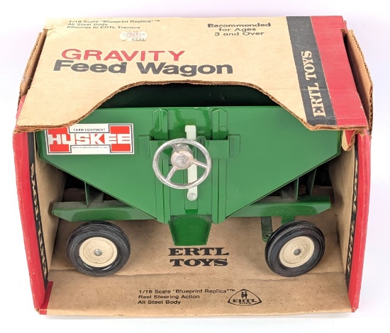1/16 Ertl Huskee Gravity Feed Wagon