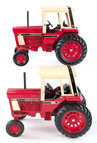 1/16 Ertl International 1086 and International 986 Tractors