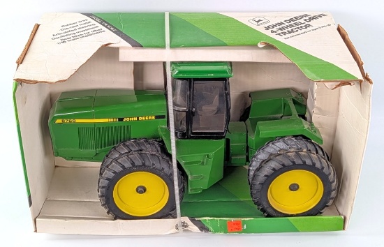 1/16 Ertl John Deere 8760 4wd Tractor
