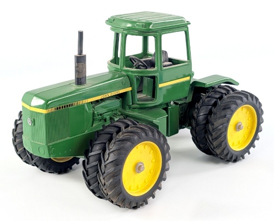 1/16 Ertl John Deere 8640 4wd Tractor