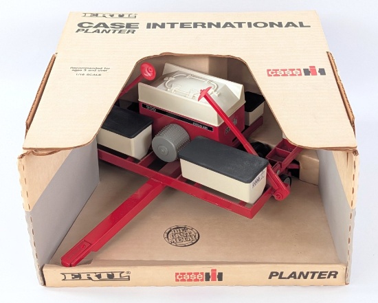 1/16 Ertl Case International 900 Cyclo-Air Planter