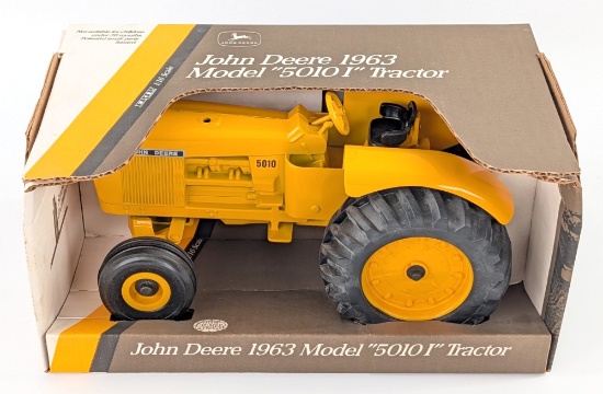 1/16 Ertl 1963 John Deere Model 5010 Industrial Tractor
