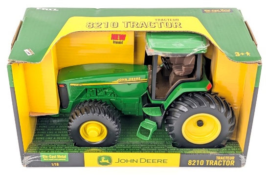 1/16 Ertl John Deere 8210 Tractor
