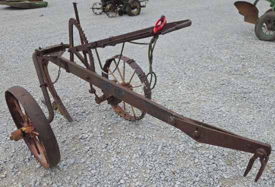John Deere Single Shank Pull Type Ripper